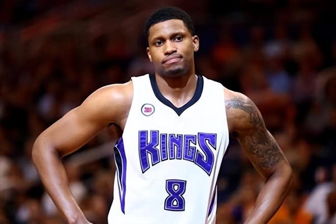 他在接受采 他在接受采