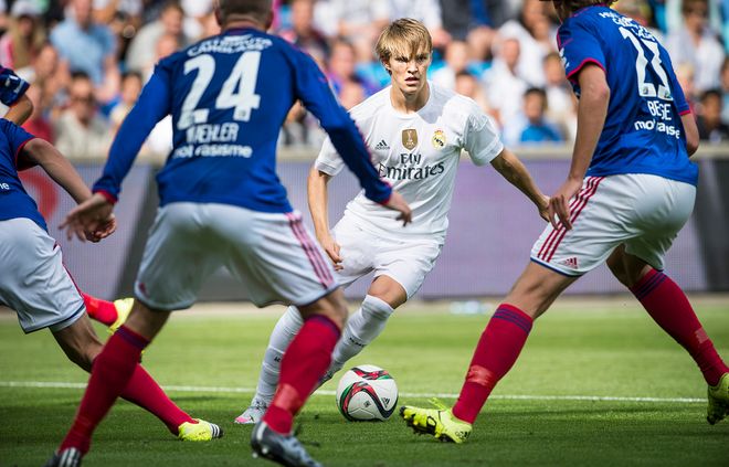 球迷们不妨 球迷们不妨