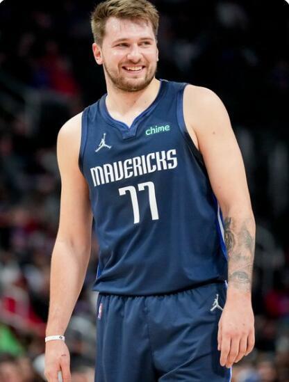 游的混战格 游的混战格