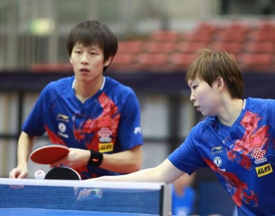 后防球员默 后防球员默